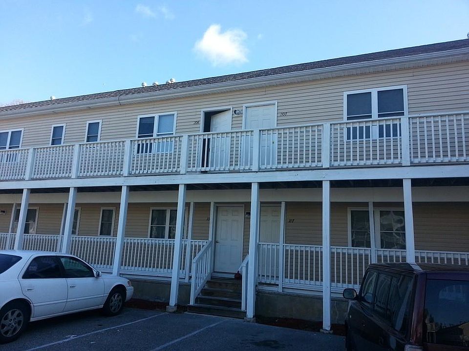 2nd image of 1717 Ocean St APT A104