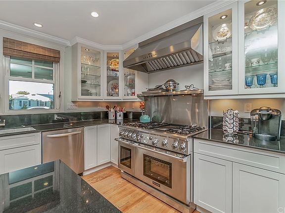 3rd image of 539 Ladera Vista Dr