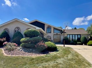 14372 Creek Crossing Dr, Orland Park, IL 60467