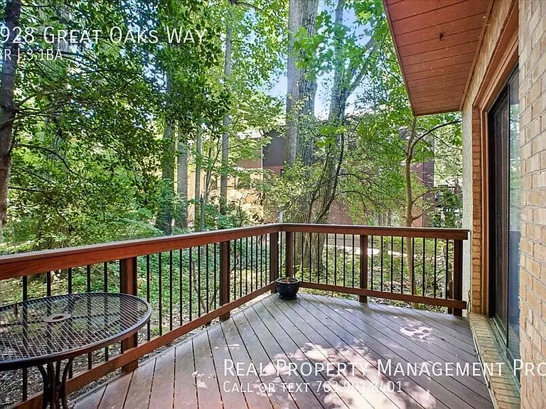 9928 Great Oaks Way — Photo 5
