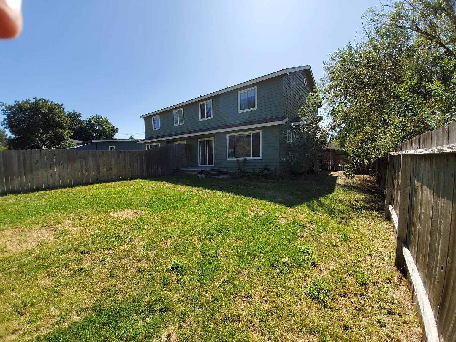 3 bed, 2.5 bath, 1300 sqft, $2,095 — Photo 3