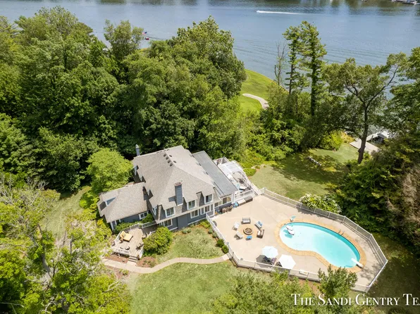 2931 Judson Rd, Spring Lake, MI 49456