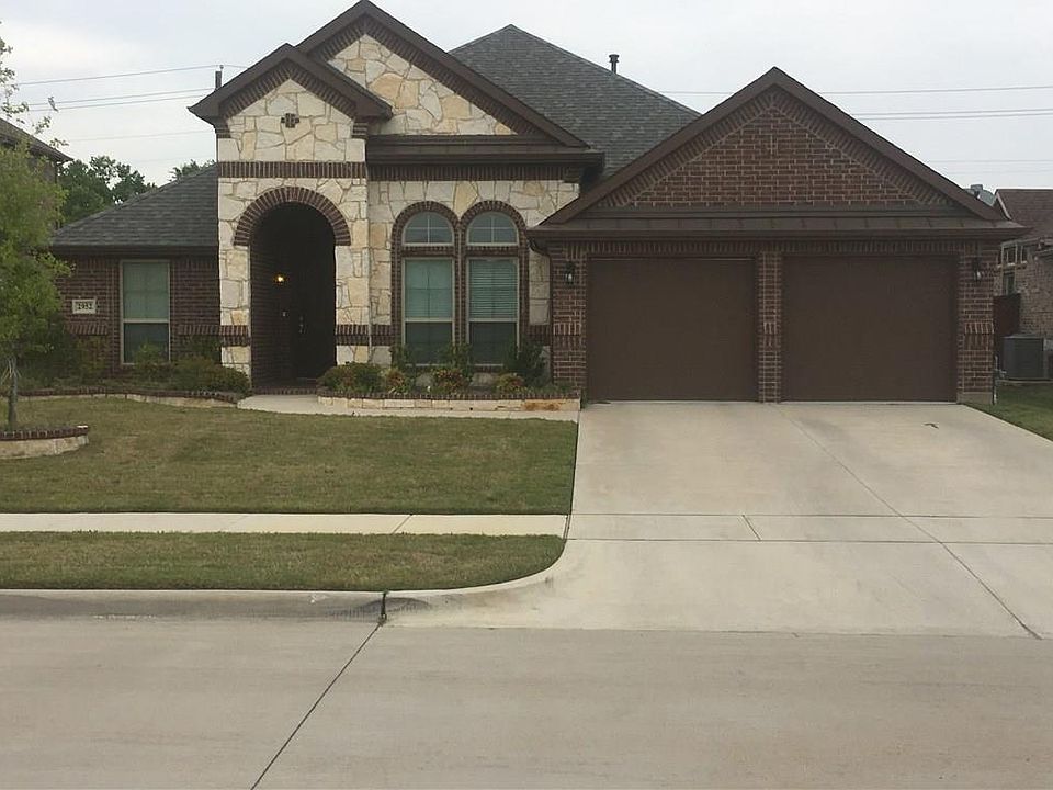 1st image of 2952 Cayuga Ln
