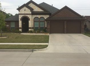 2952 Cayuga Ln, Grand Prairie, TX 75054
