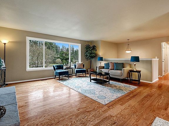 5th image of 15914 57th Avenue Ct E