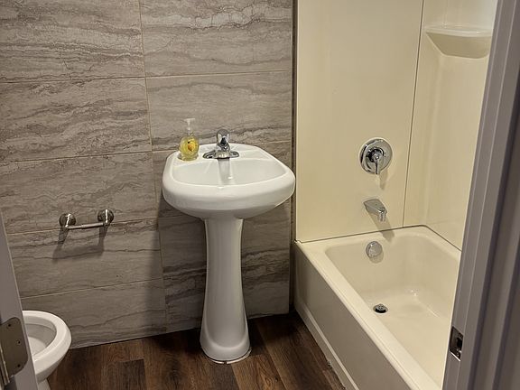 5th image of 534 N 5th Ave #7