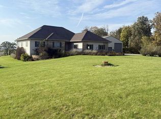 1949 Middle Calmar Rd, Decorah, IA 52101