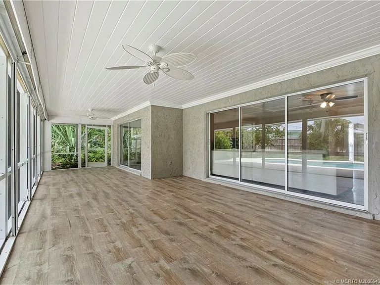 53 N Sewalls Point Rd — Photo 36