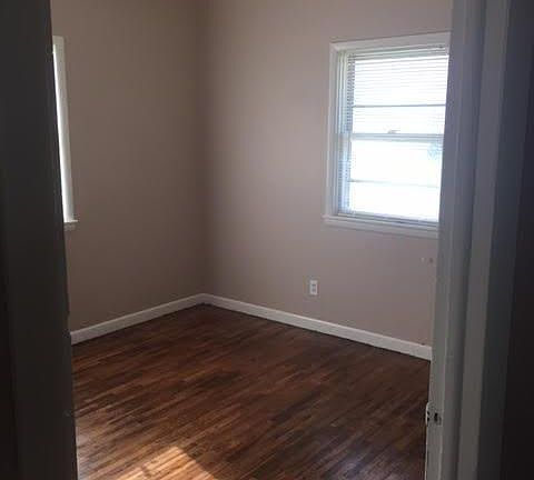 5th image of 104 Juneau Ave