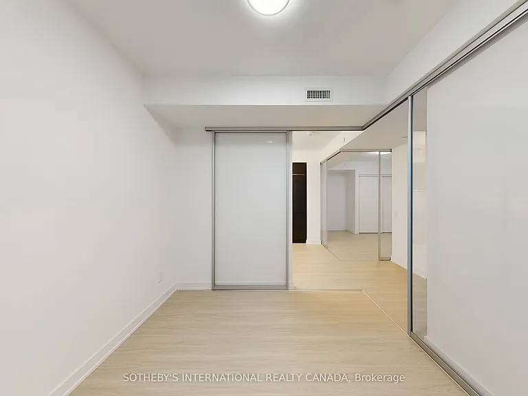 8 Wellesley St W #707 — Photo 17