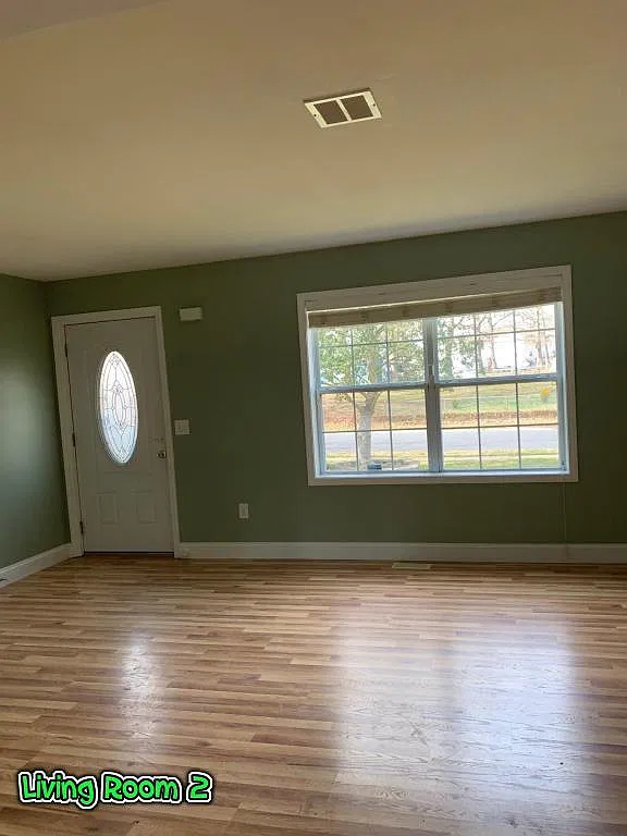 3 bed, 1144 sqft, $1,975 — Photo 4