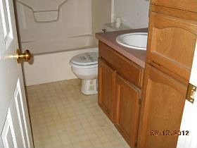 4th image of 10526 Frontier Dr