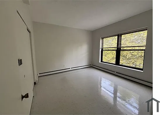 2 bed, 885 sqft, $3,474 — Photo 2