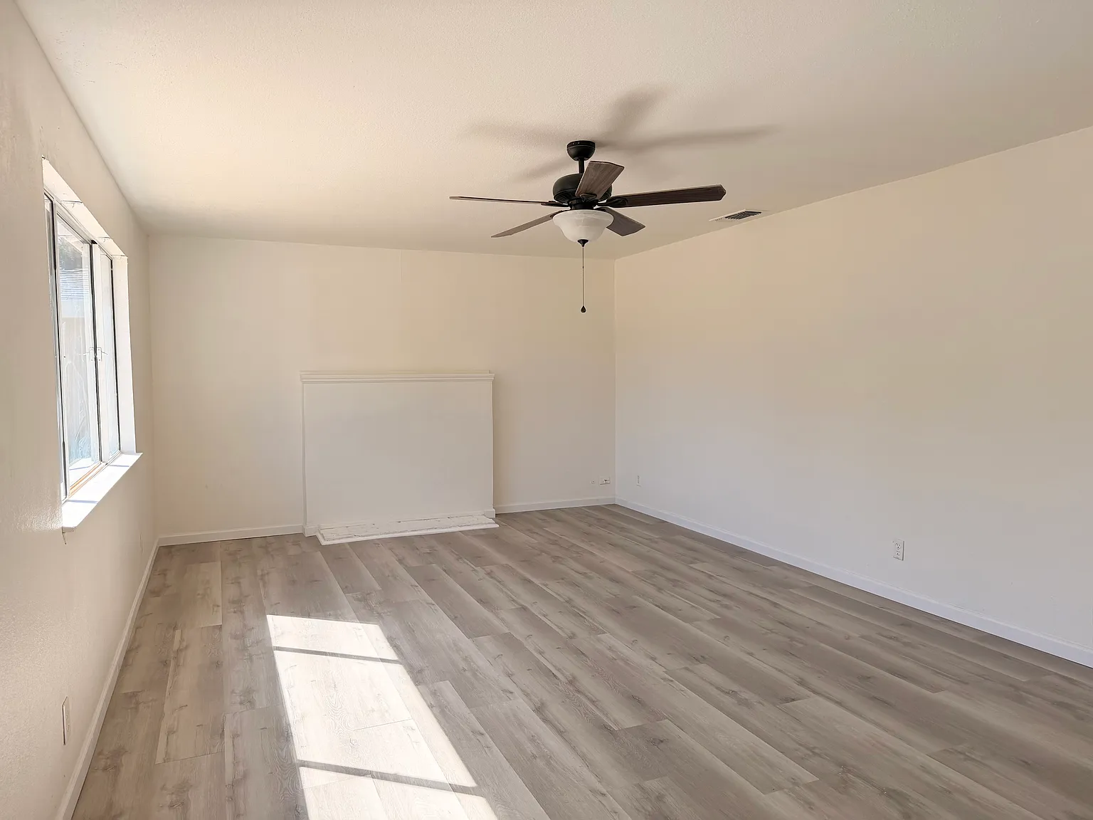 3 bed, 1055 sqft, $2,250 — Photo 1