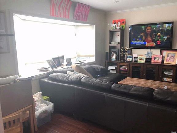 2nd image of 606 Oceanpoint Ave