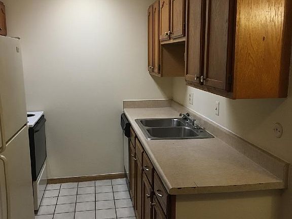 4th image of 1109 N 28th St APT 9