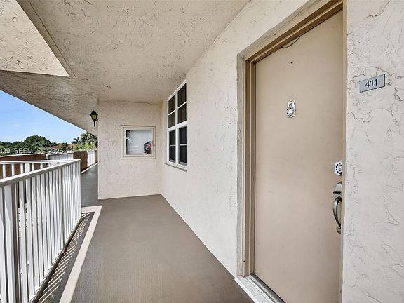 3rd image of 250 Jacaranda Dr APT 411
