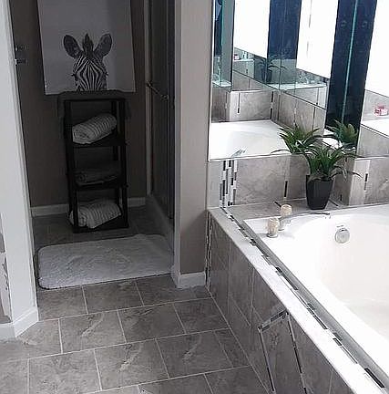 5th image of 6406 Sandgate Dr N