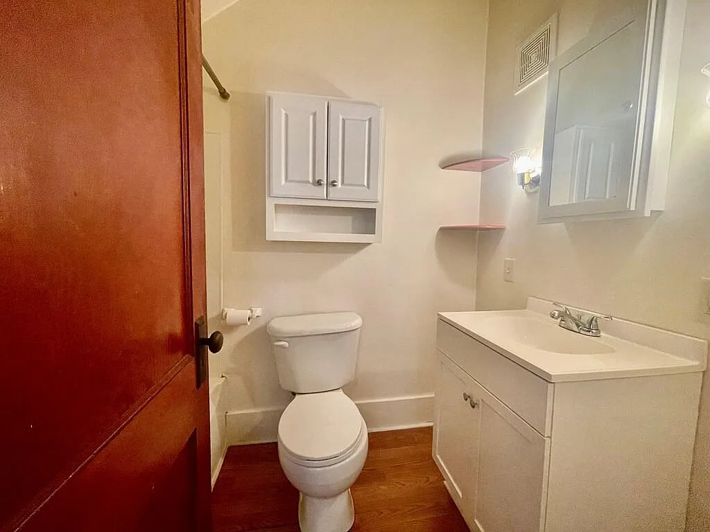 2 bed, 1.0 bath, 1006 sqft, $950 — Photo 4