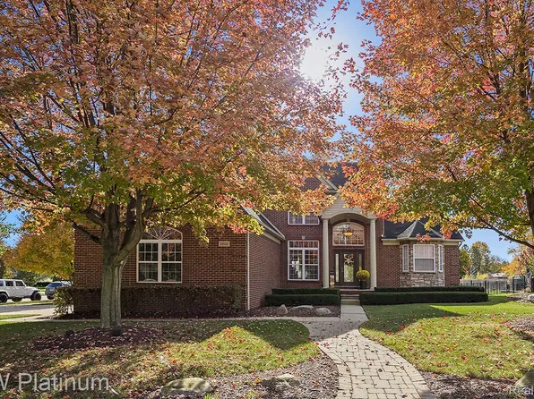 35562 Windridge Dr, New Baltimore, MI 48047