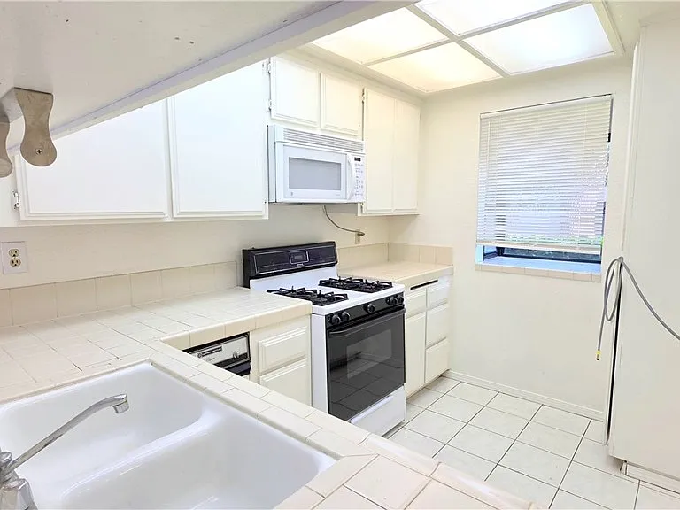 5213 Coventry Way — Photo 4