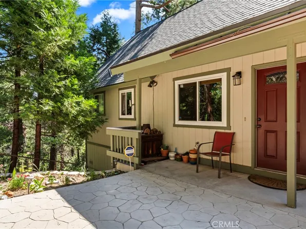 24078 Altdorf Dr, Crestline, CA 92325