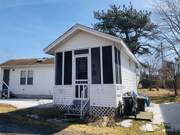 2nd image of 9 E Grand Ave #23