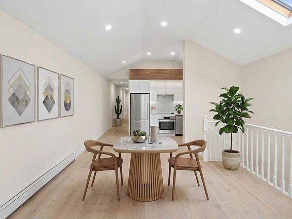 4th image of 2948 Wickham Ave #2