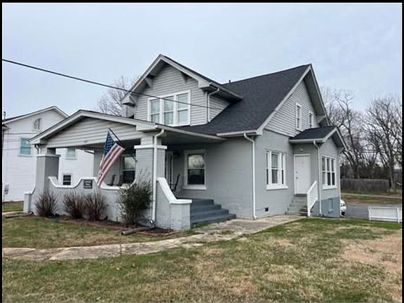 2nd image of 219 Lynwood St #4