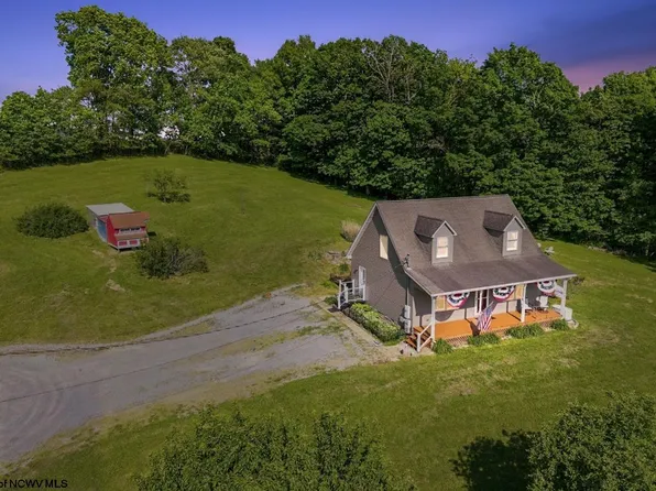 718 Trap Springs Rd, Grafton, WV 26354