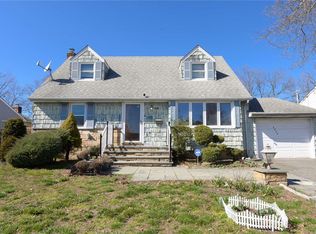 2548 Hyacinth St, Westbury, NY 11590