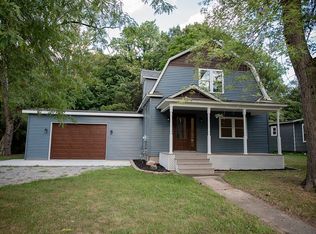 1200 8th St, Three Rivers, MI 49093