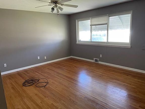 2nd image of 603 E 300th St