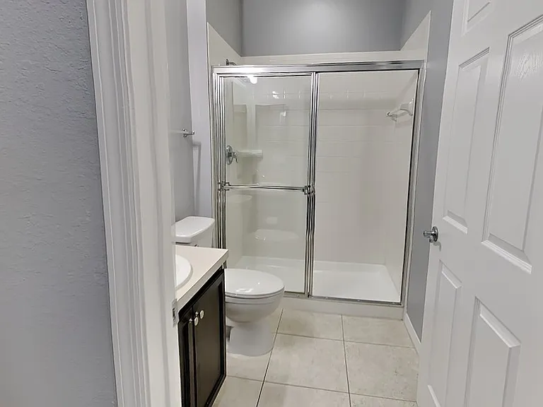 2550 Grand Central Pkwy #11 — Photo 9