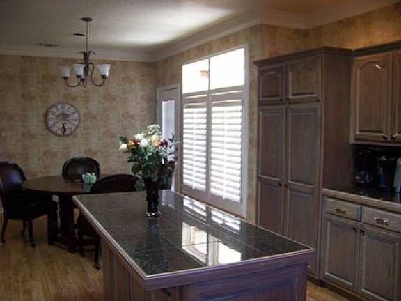 Kitchen/Breakfast Nook