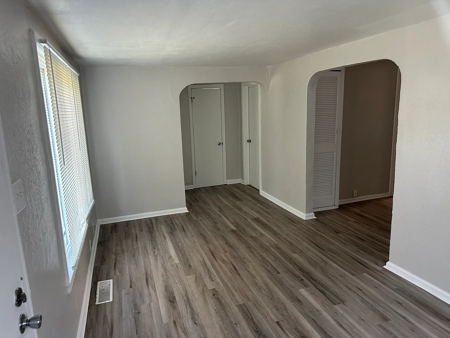 3 bed, 1008 sqft, $1,400 — Photo 3