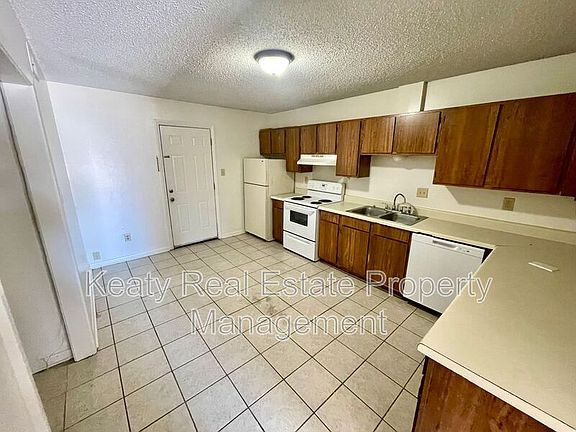 5th image of 102A Country Ln