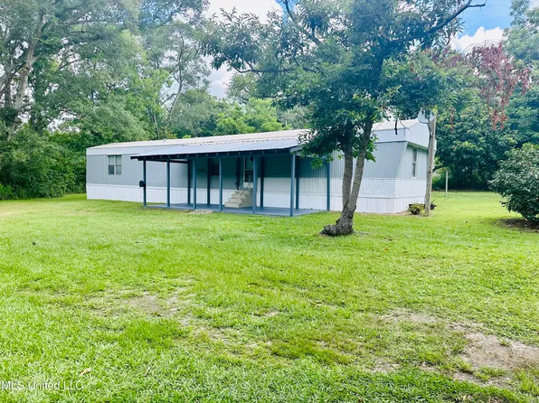 162 Terry Ln, Carriere, MS 39426