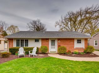 436 E Berry Rd, Barrington, IL 60010