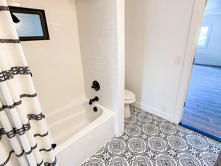 1611 Warren Ave — Photo 7