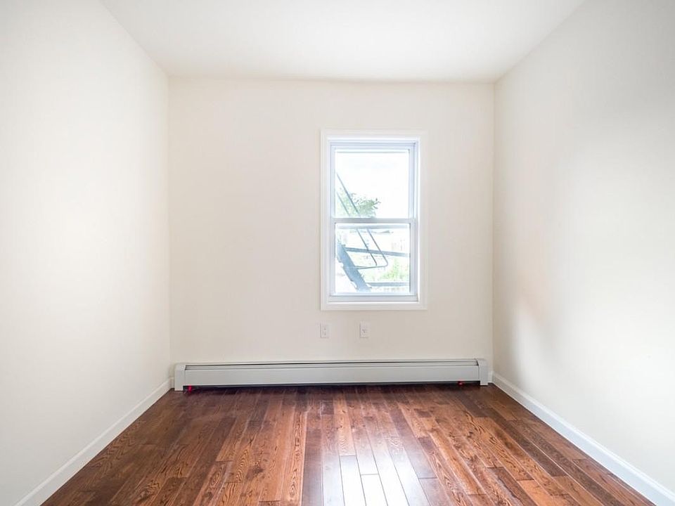 1st image of 11163 42nd Ave Floor 2