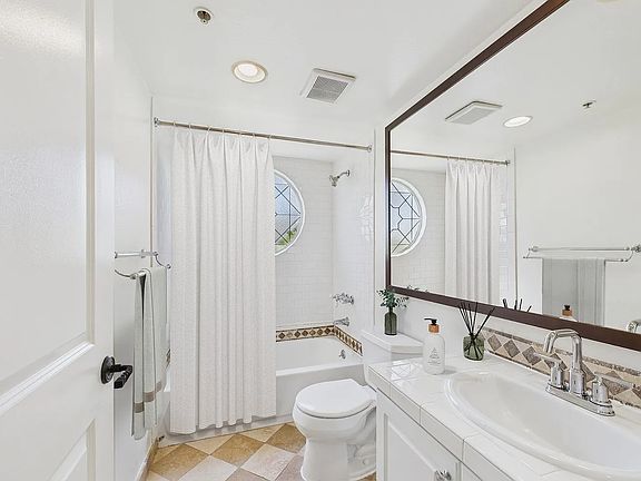 2nd image of 1411 N Harper Ave #1430