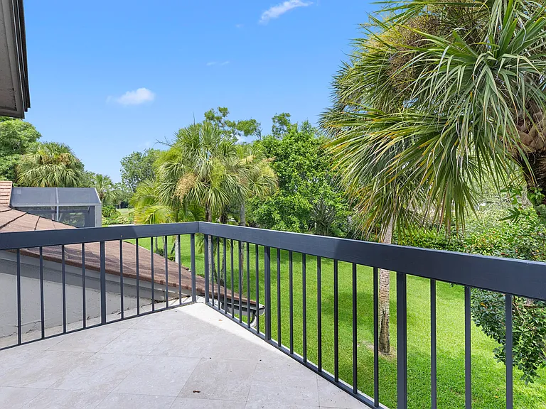 11397 Pond View Dr #E202 — Photo 16