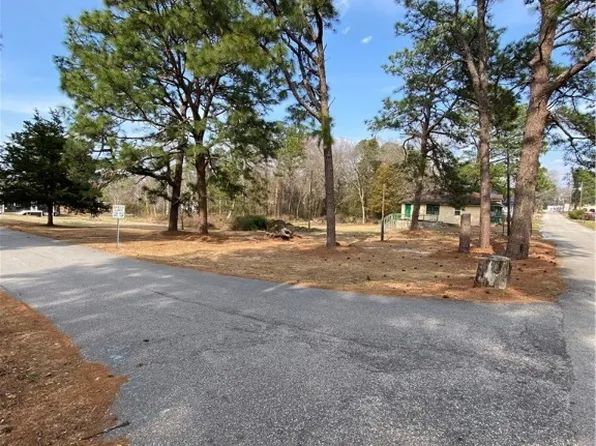 306 John St, Spring Lake, NC 28390