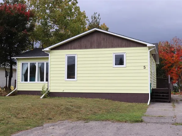 5 St Clare Avenue, Stephenville, NL A2N1N3