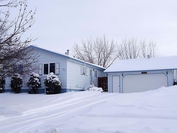 2nd image of 757 11th Ave W