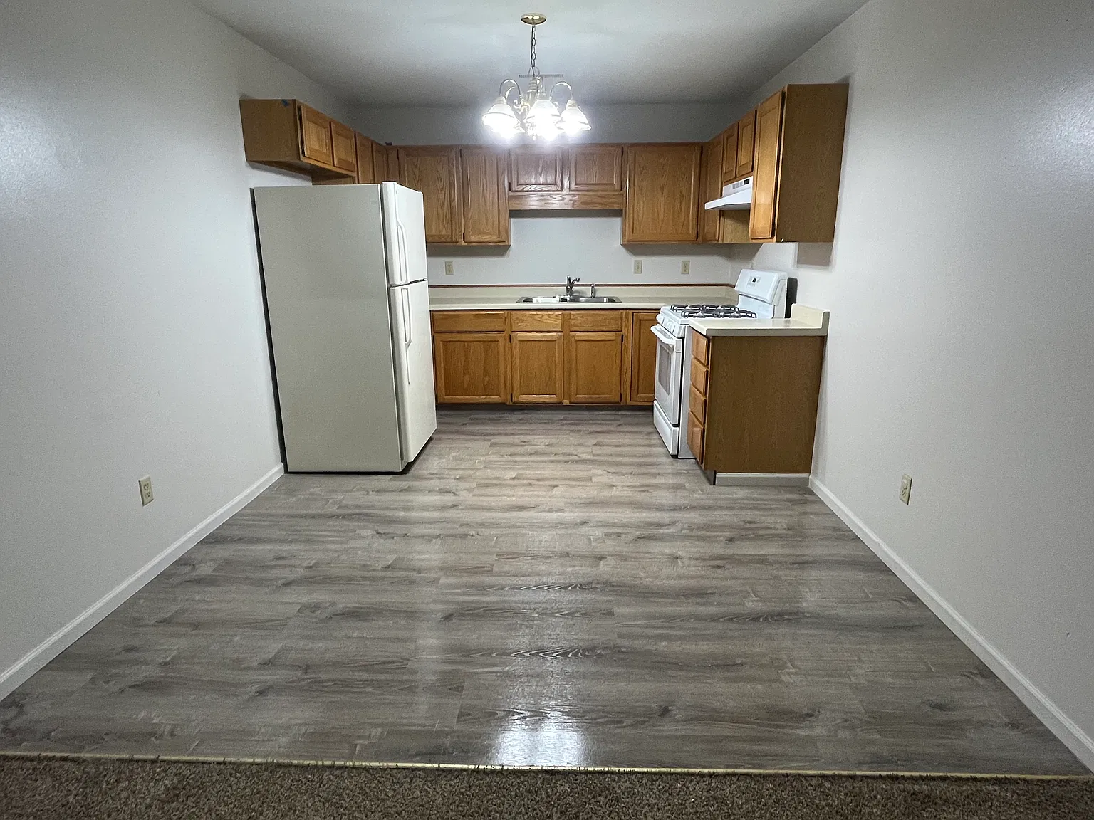 2 bed, 950 sqft, $1,000 — Photo 3