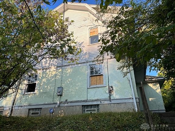 2nd image of 601 Cambridge Ave