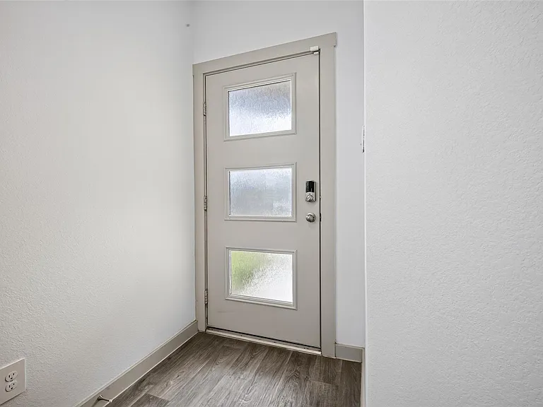 12820 Tokenhouse Ln — Photo 3