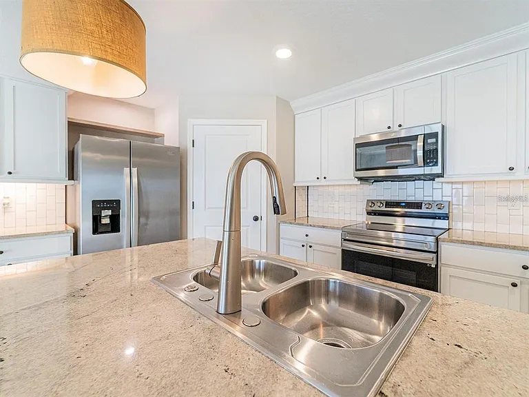 13748 Wineberry Dr — Photo 10